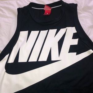 Nike work out crop